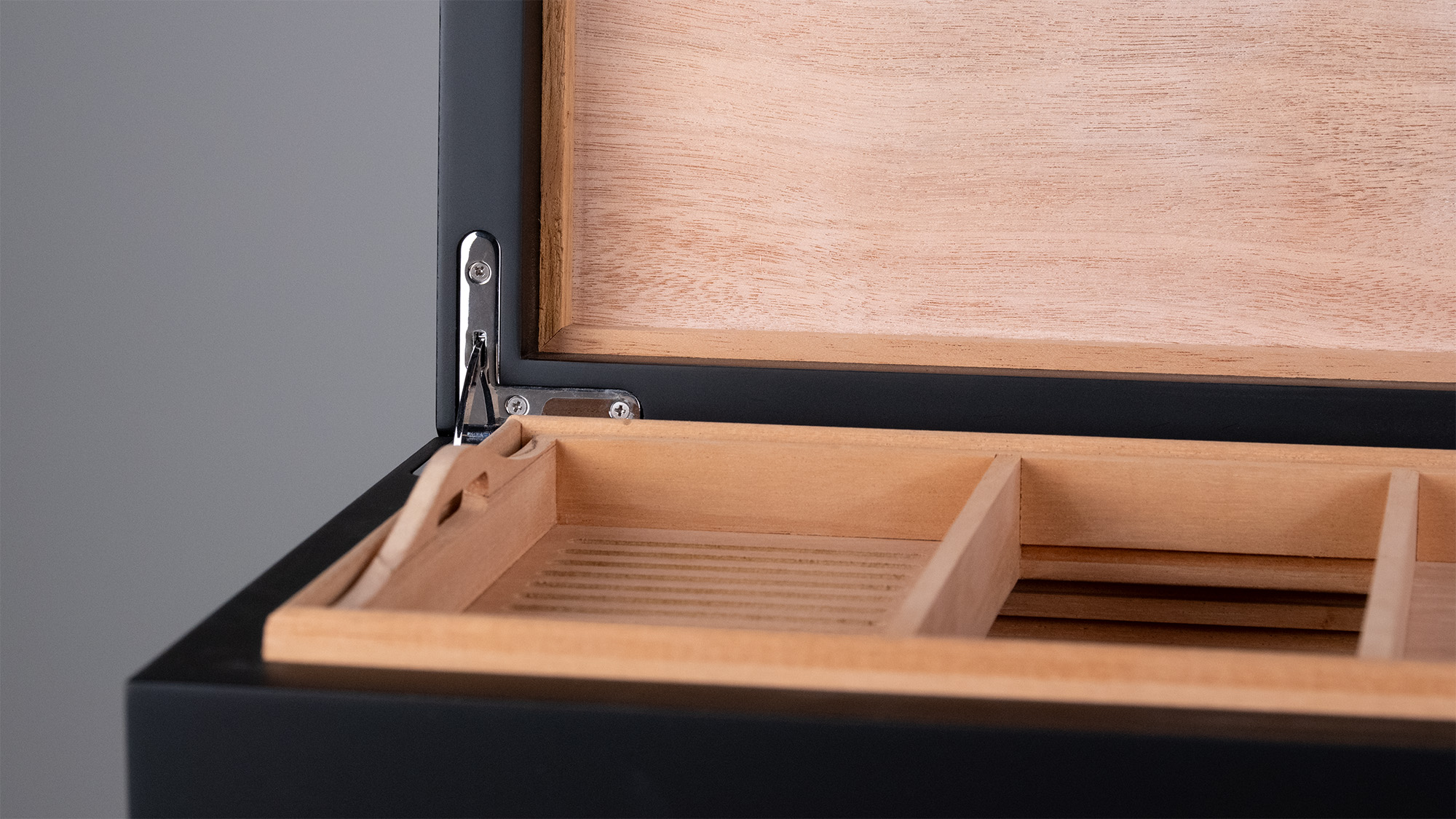 Spansiches Zedernholz in Humidor verbaut, Vorteile