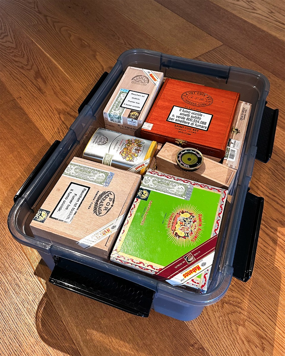tupperware-humidor-big