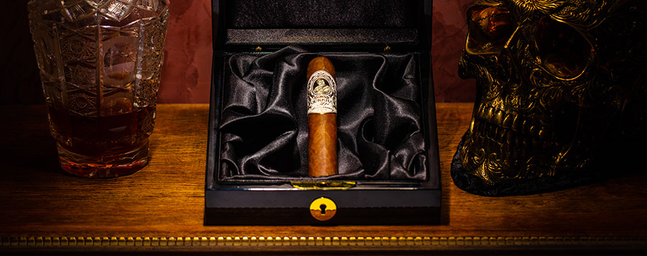 Gurkha Treinta